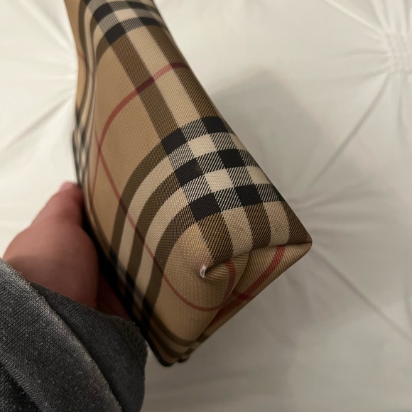 Classic Burberry Cosmetic Bag - Picture 3 of 5